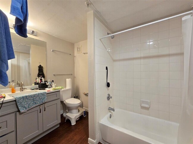 Foto del edificio - 2320 Gracy Farms Ln