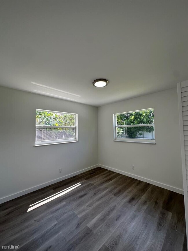 Foto del edificio - 4 br, 2 bath House - 4051 NE 4th Ave