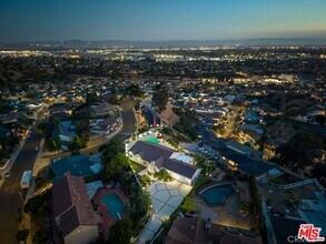 Building Photo - 8471 Vine Valley Dr