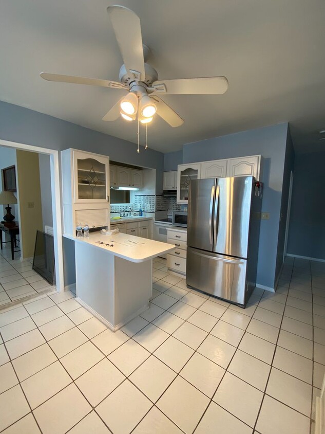 Primary Photo - 5 Bed/3 Bath UC Rental Located on McMillan...