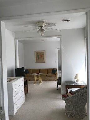 Building Photo - 1 bedroom 1.5 bath Apartment