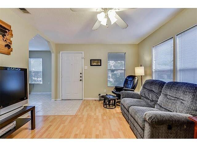 Foto del edificio - 3107 E 14th St