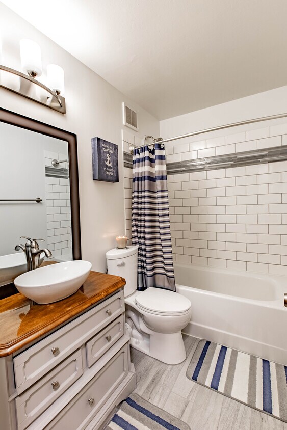 Foto principal - 9092 Lexington Ave N