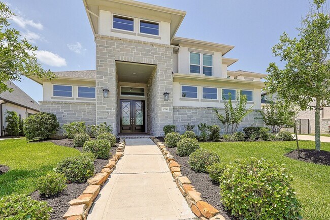 Building Photo - 10334 Fountain Shore Dr