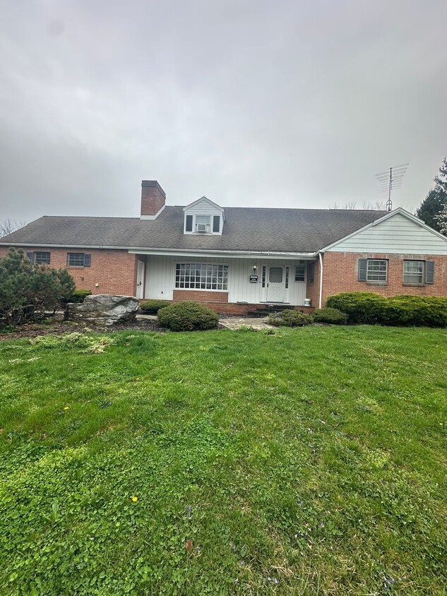 Primary Photo - 307 N Fayette St