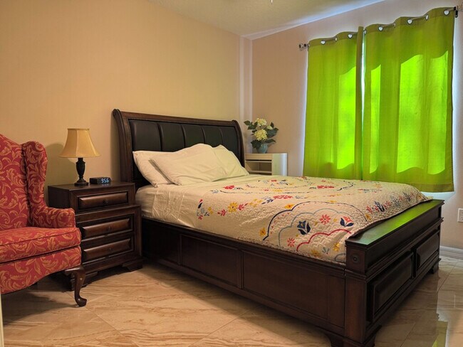 Foto del edificio - 1355 25th Ave E