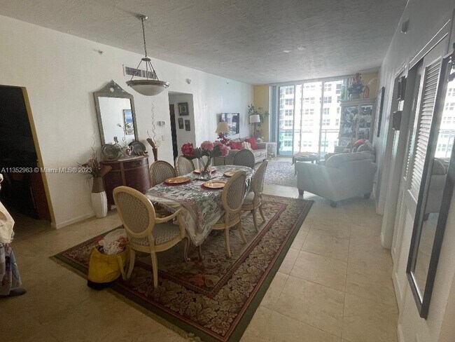 Foto del edificio - 3001 S Ocean Dr