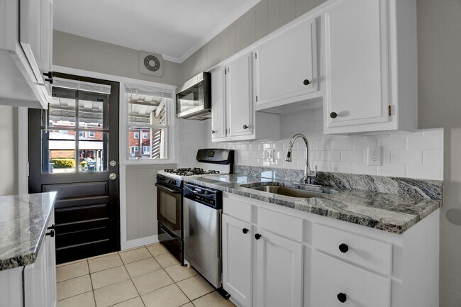 Foto del edificio - Completed Renovated Townhouse