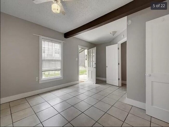 Foto del edificio - 605 Elmwood Pl