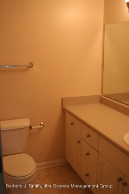 Building Photo - 107 Oak Grove Ln