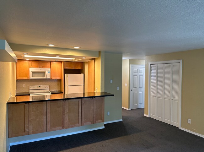 Photo - 1BR/1BA Condo in Garden Terrace Complex! D...