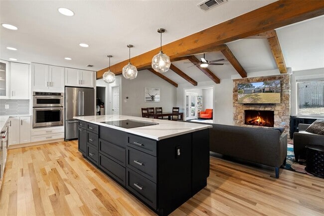 Building Photo - 2301 Barton Hills Dr