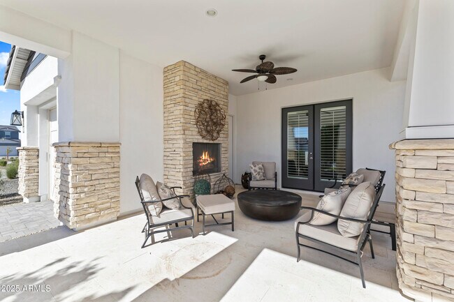 Foto del edificio - 10921 N Blakely St