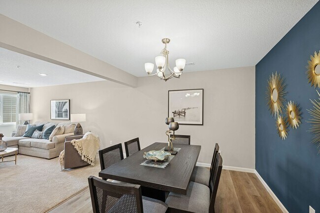 Foto del edificio - New construction interior-unit townhome in Zimmerman!