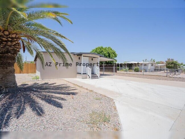 Building Photo - 952 S Esperanza Ave