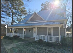 Building Photo - 228 Charlotte Ave