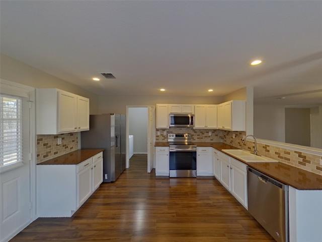 Foto del edificio - 736 Elizabeth Dr