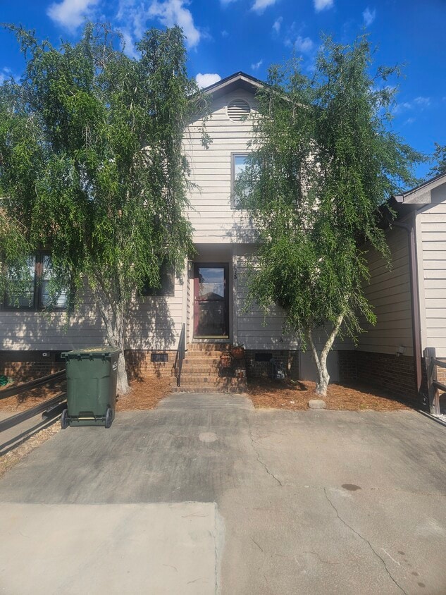 103B Sunningdale - 103B Sunningdale