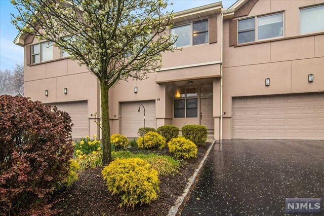 Building Photo - 34 Rio Vista Dr