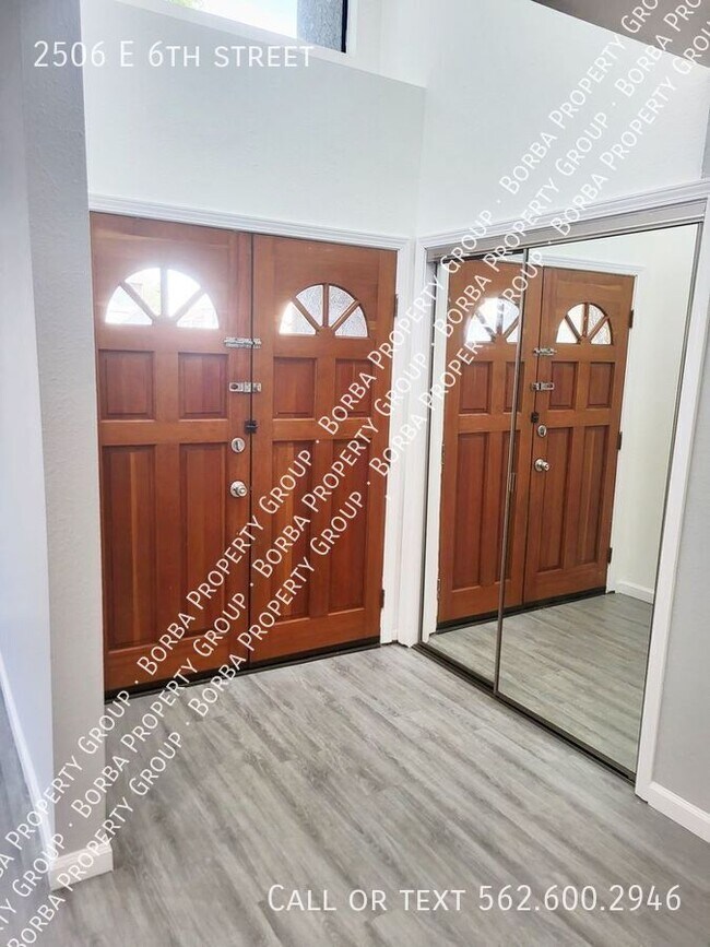 Foto del edificio - 2506 E 6th St