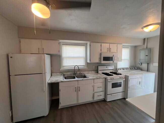Foto del edificio - 1842 28th Ave