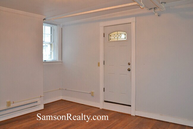 Building Photo - 144 Taber Ave