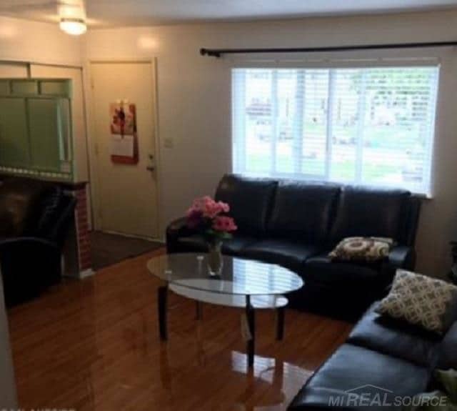 Building Photo - 207 N Christine Cir