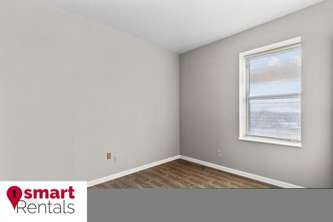 Building Photo - 1642 S 39th St