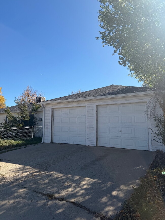 Photo - Ranch Style 3 bed, 1-1/2 bath Aurora Home ...