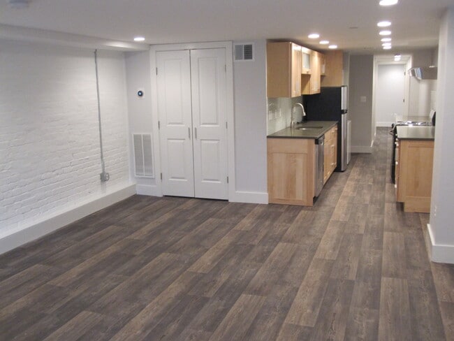 Foto del edificio - 1658 Monroe St NW