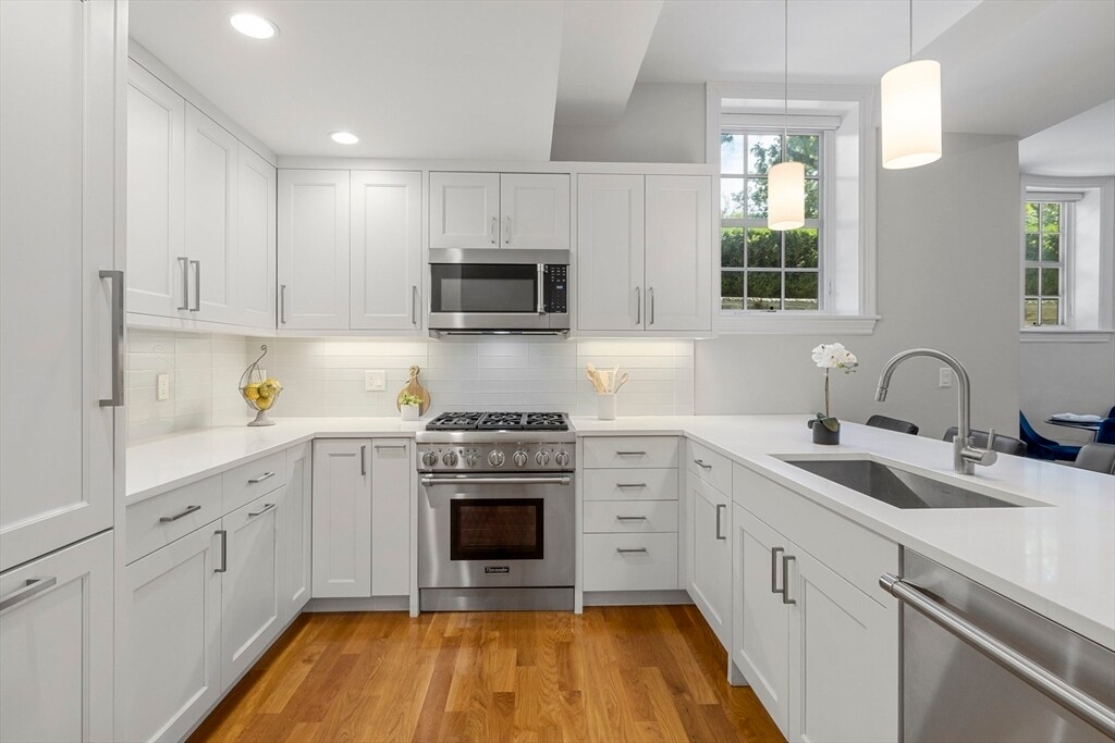 Primary Photo - 1248 Beacon St