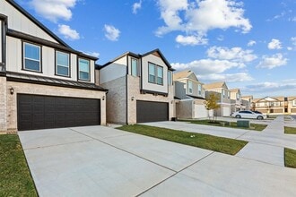 Building Photo - 2725 Woodall Dr