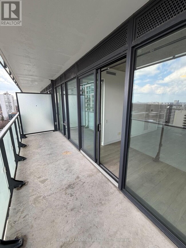 Building Photo - 185 Roehampton Ave