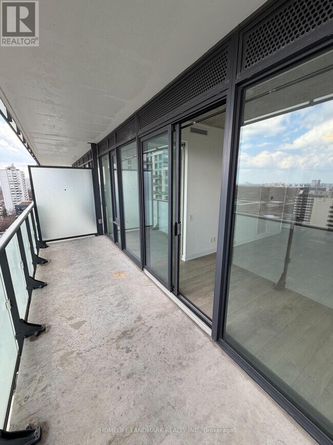 Photo du bâtiment - 185 Roehampton Ave