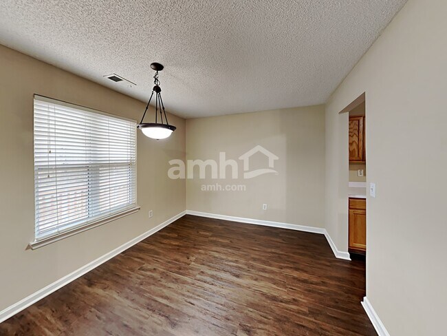 Building Photo - 152 Farm Street