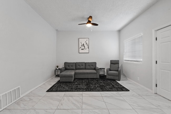 Foto del edificio - 4012 Tularosa Ave