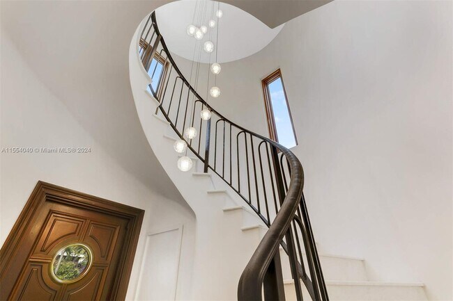 Foto del edificio - 2153 N Bay Rd