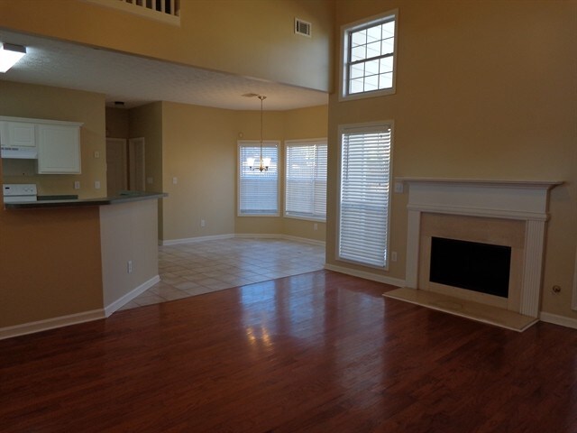 Building Photo - 327 Bald Eagle Way