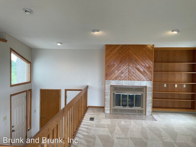 Building Photo - 3 br, 2.5 bath House - 5075 Cliff Point Ci...
