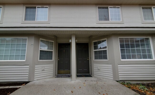 Front Entrance. - 209 E 18th Ave