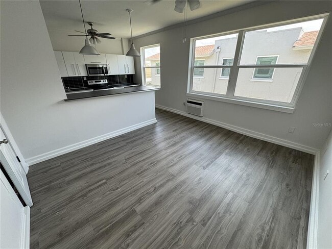 Building Photo - 428 Armada Rd