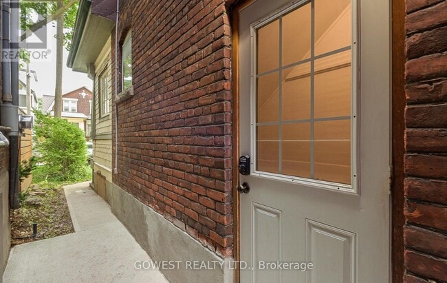 Building Photo - 134 Grenadier Rd