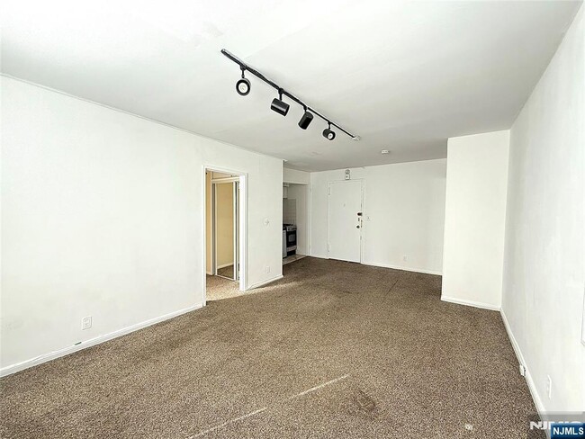 Foto del edificio - 3060 Edwin Ave