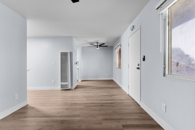 Foto del edificio - 273 S Bonnie Brae St