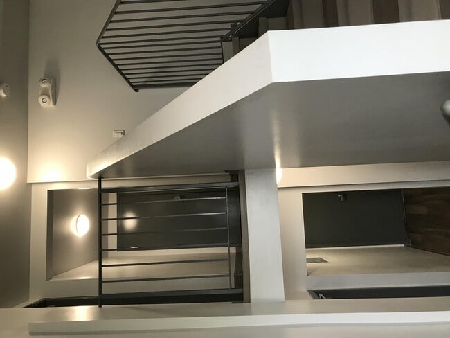 Building Photo - 379-379 Erb St. W