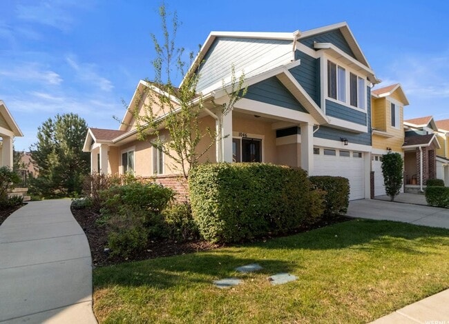 Foto del edificio - Beautiful 4 Bd 2.5 Bath Townhouse in Sandy