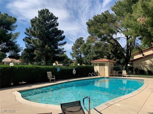 Foto del edificio - 2963 Pinehurst Dr