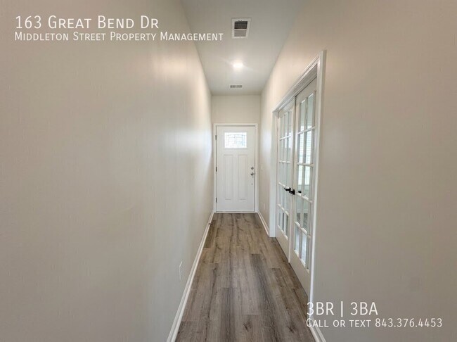Foto del edificio - 163 Great Bend Dr