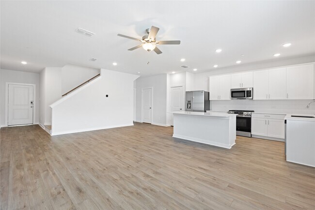 Foto del edificio - 8115 Danson Ln