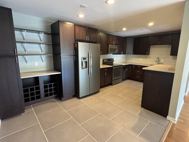Foto del edificio - 508 Laurel Lake Rd